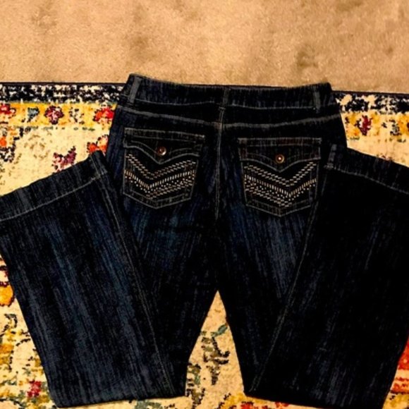 Cache jeans with embellished pockets - Picture 2 of 6